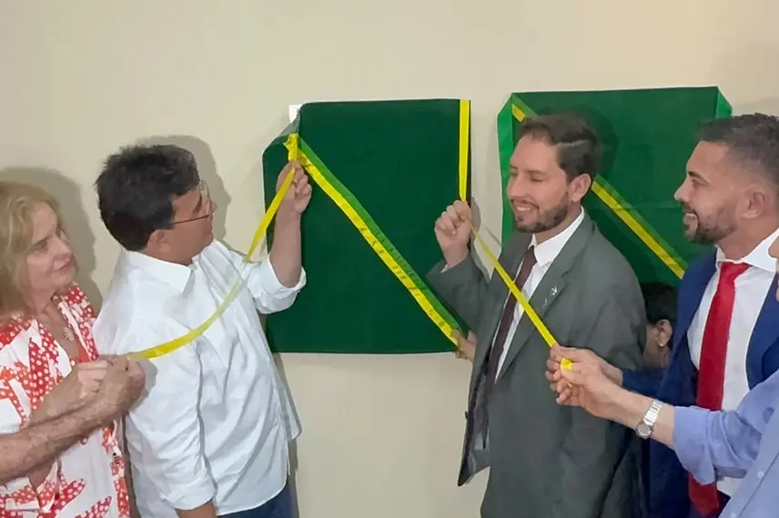 Biblioteca Cromwell de Carvalho é reinaugurada após reforma em Teresina