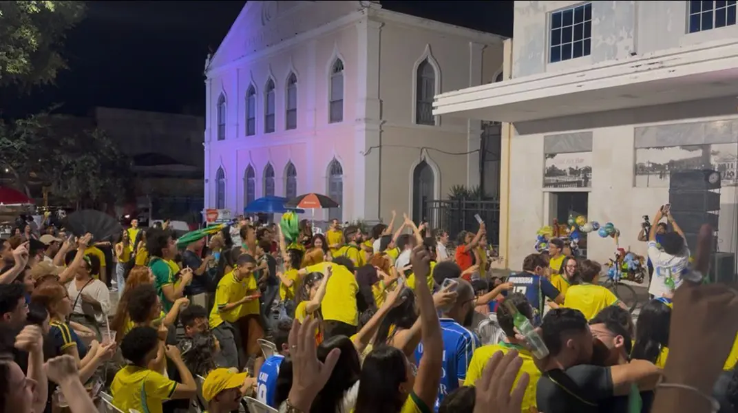 Brasil vence Escócia, avança às oitavas e torcida faz festa em Teresina