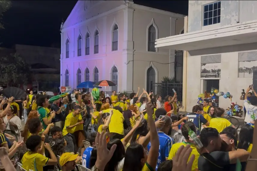 Brasil vence Escócia, avança às oitavas e torcida faz festa em Teresina