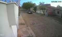 Câmera flagra tentativa de sequestro contra duas jovens em Campo Maior; vídeo