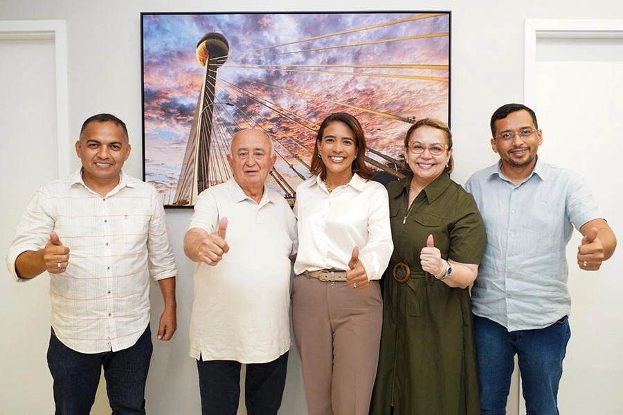 Camila Barbosa fecha com Júlio César e reforça unidade da base governista no Piauí