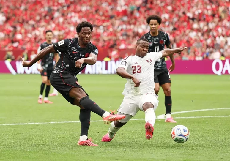 Canadá atropela Catar por 6 a 0 em jogo com lesão grave e expulsões na Copa