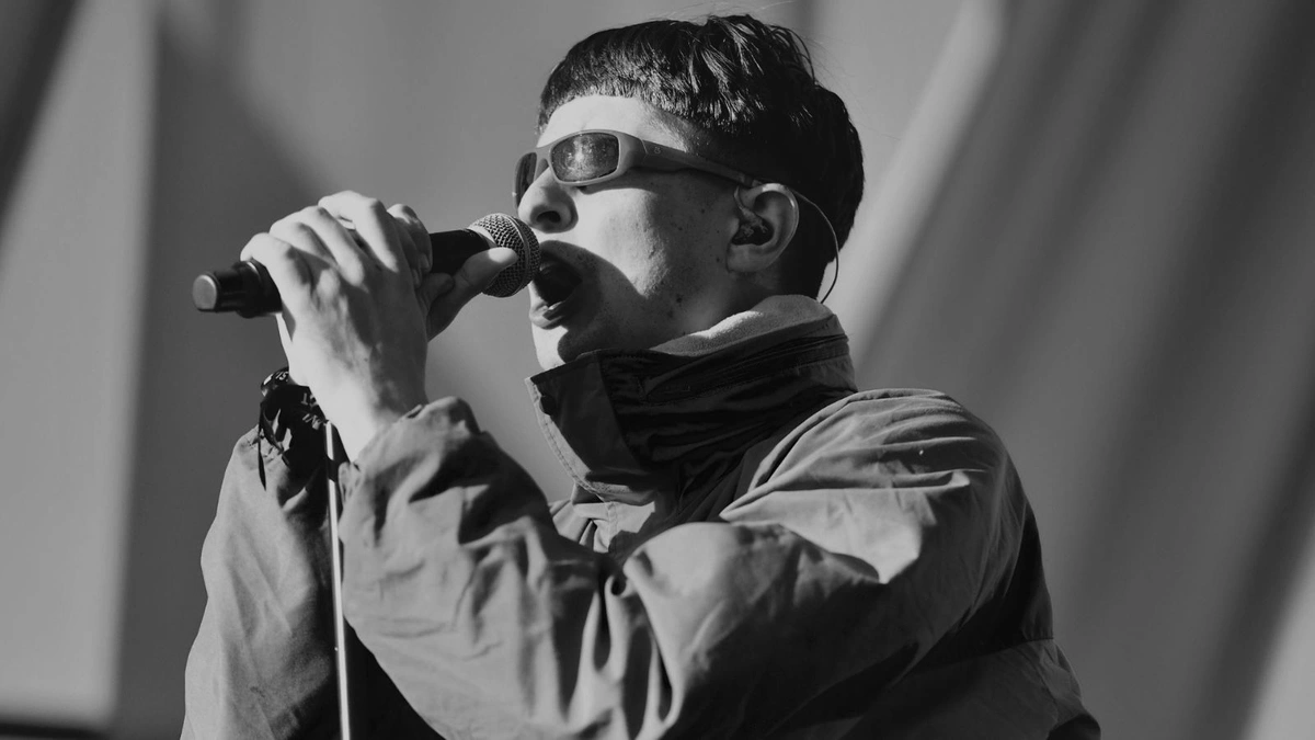 Cantor Oliver Tree morre em acidente com helicópteros no Rio de Janeiro