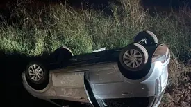 Carro capota na PI-113 e é encontrado abandonado em José de Freitas (Foto: Reprodução)