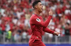 Cristiano Ronaldo desencanta e conduz goleada sobre o Uzbequistão na Copa