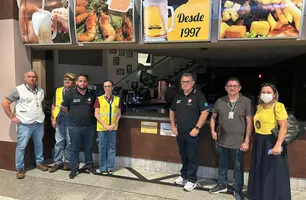 Denúncias de clientes levam à interdição do Beer Store do Teresina Shopping (Foto: Reprodução)