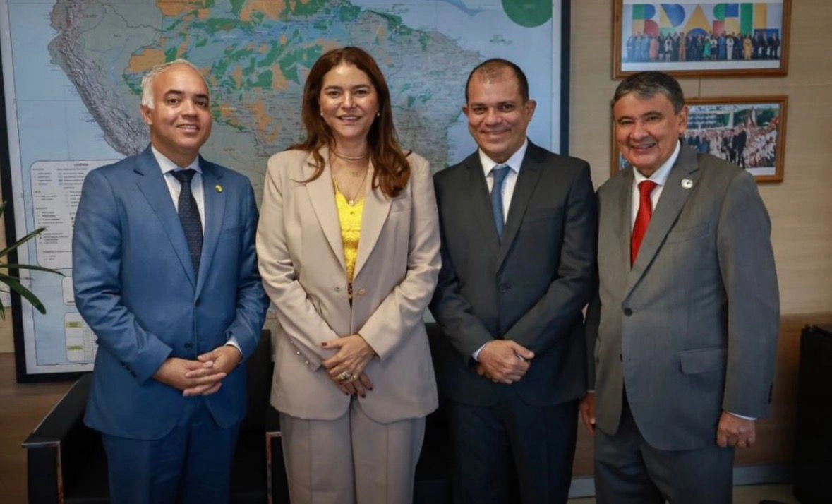 Deputada Janaína Marques busca recursos para obra em Luzilândia durante agenda