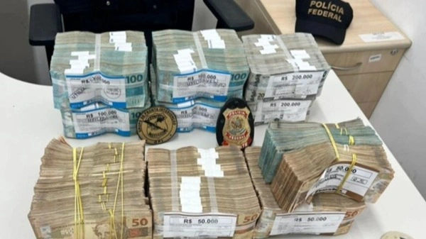 Dinheiro apreendido em uma das operações feitas pela polícia federal em Teresina contra esse tipo de crime