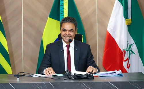 Dr. Gil Carlos propõe projeto de lei para fortalecer artistas piauienses no estado