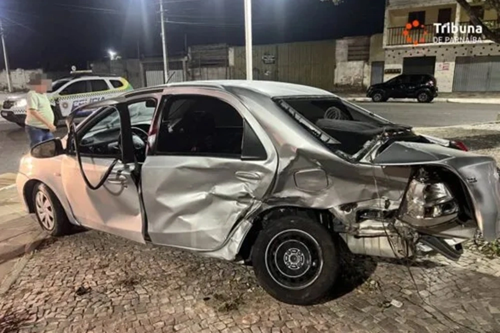 Duas pessoas ficam feridos após grave colisão em Parnaíba