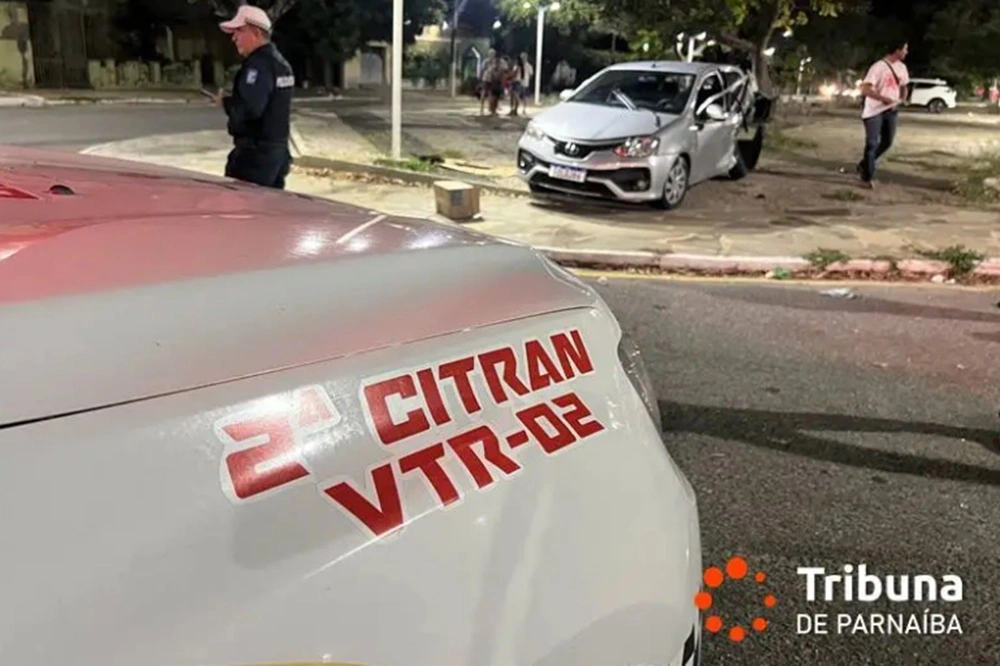 Duas pessoas ficam feridos após grave colisão em Parnaíba
