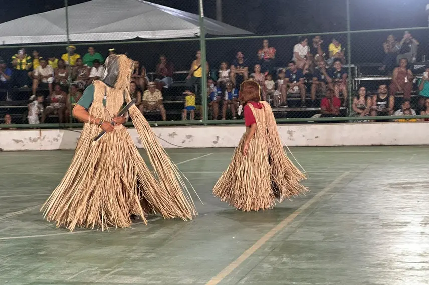 Encontro Nacional de Folguedos encerra com noite de tradição e brilho dos bois