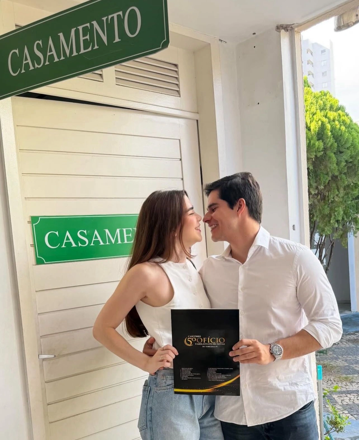 Engenheiro Igor Veras e a médica Maria Augusta oficializaram a união em casamento