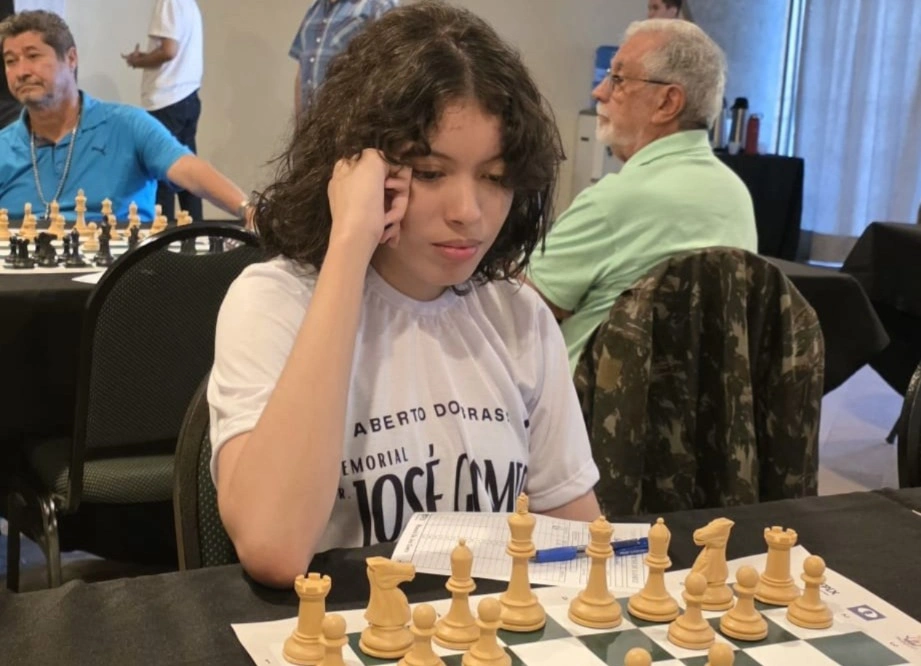 Enxadrista Júlia Lima conquista título invicto e garante vaga nos Jepis 2026