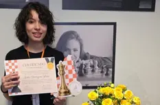 Enxadrista Júlia Lima conquista título invicto e garante vaga nos Jepis 2026