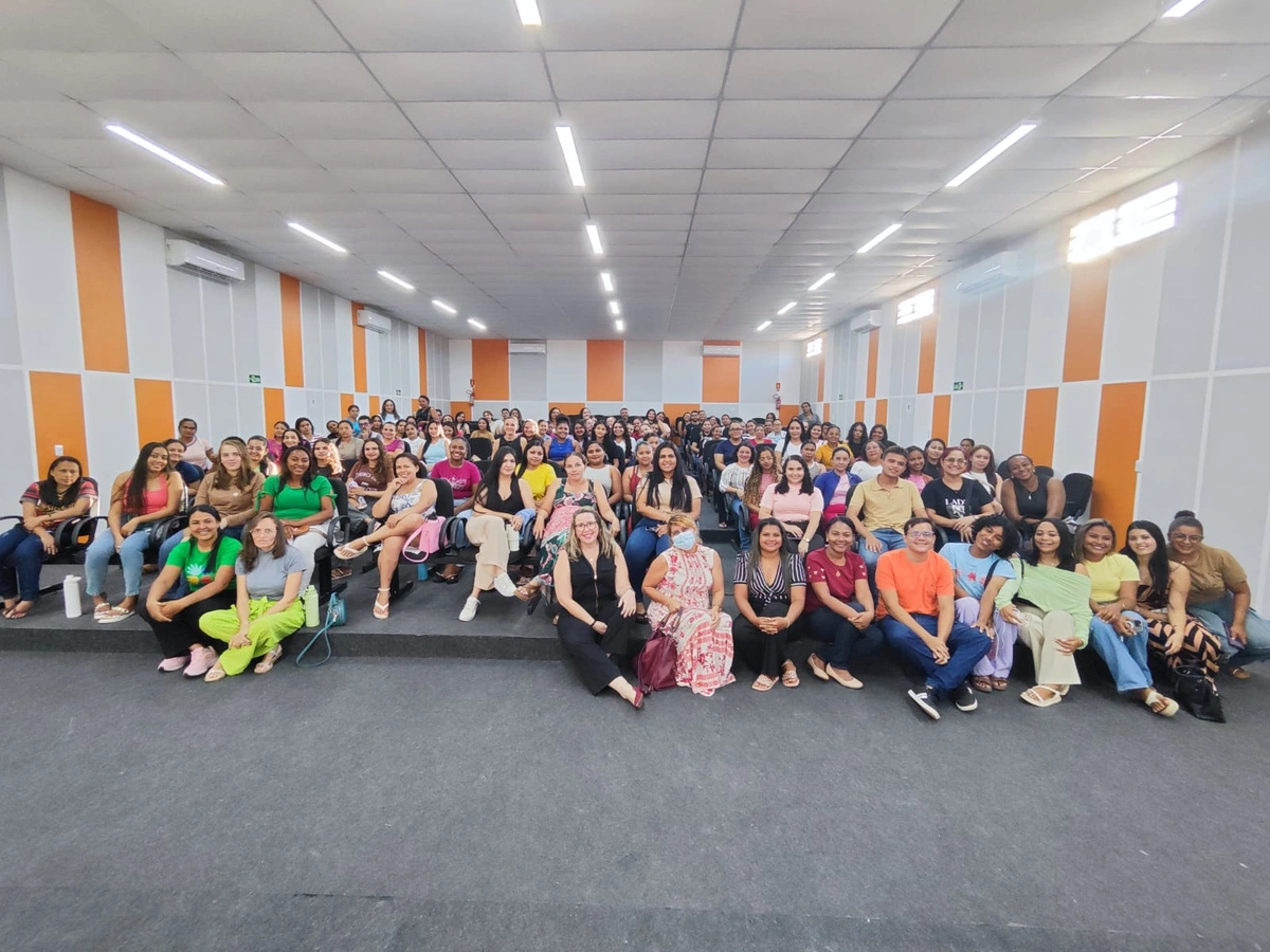 Esperantina promove formação continuada para profissionais de apoio escolar