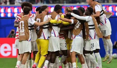 Estados Unidos goleiam Paraguai e iniciam Copa do Mundo com atuação dominante