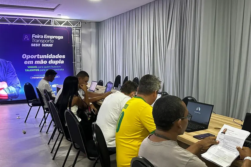 Feira Emprega Transporte oferta quase mil vagas e impulsiona empregabilidade