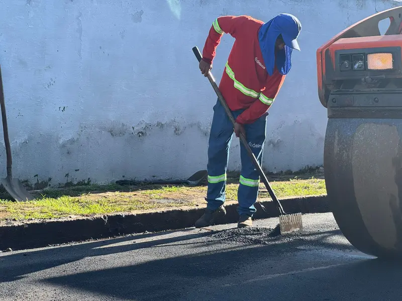 Governador entrega escola reformada e anuncia novas obras em Morro do Chapéu