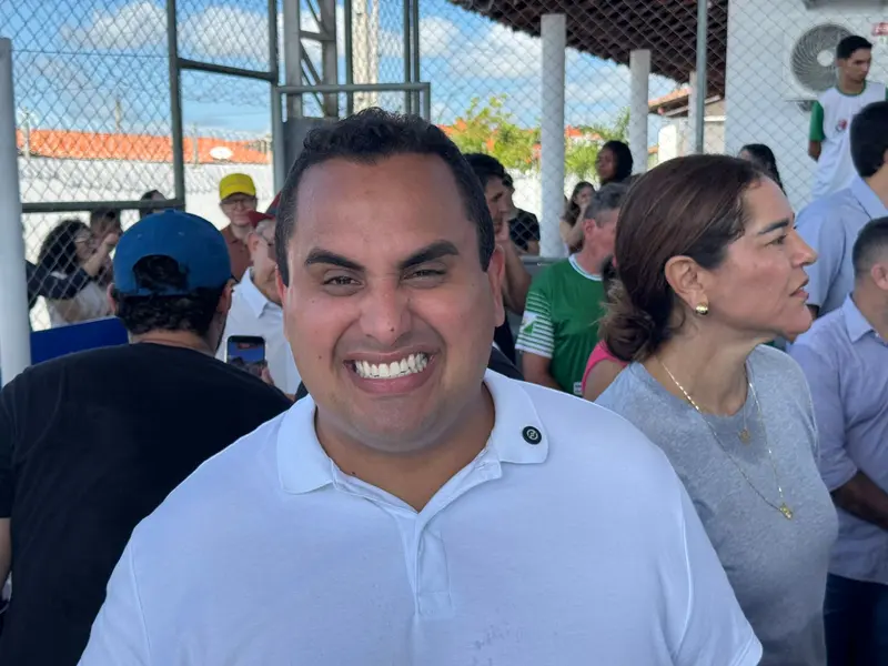 Governador entrega escola reformada e anuncia novas obras em Morro do Chapéu