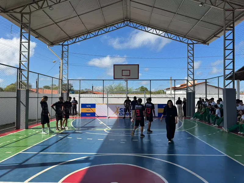 Governador entrega escola reformada e anuncia novas obras em Morro do Chapéu
