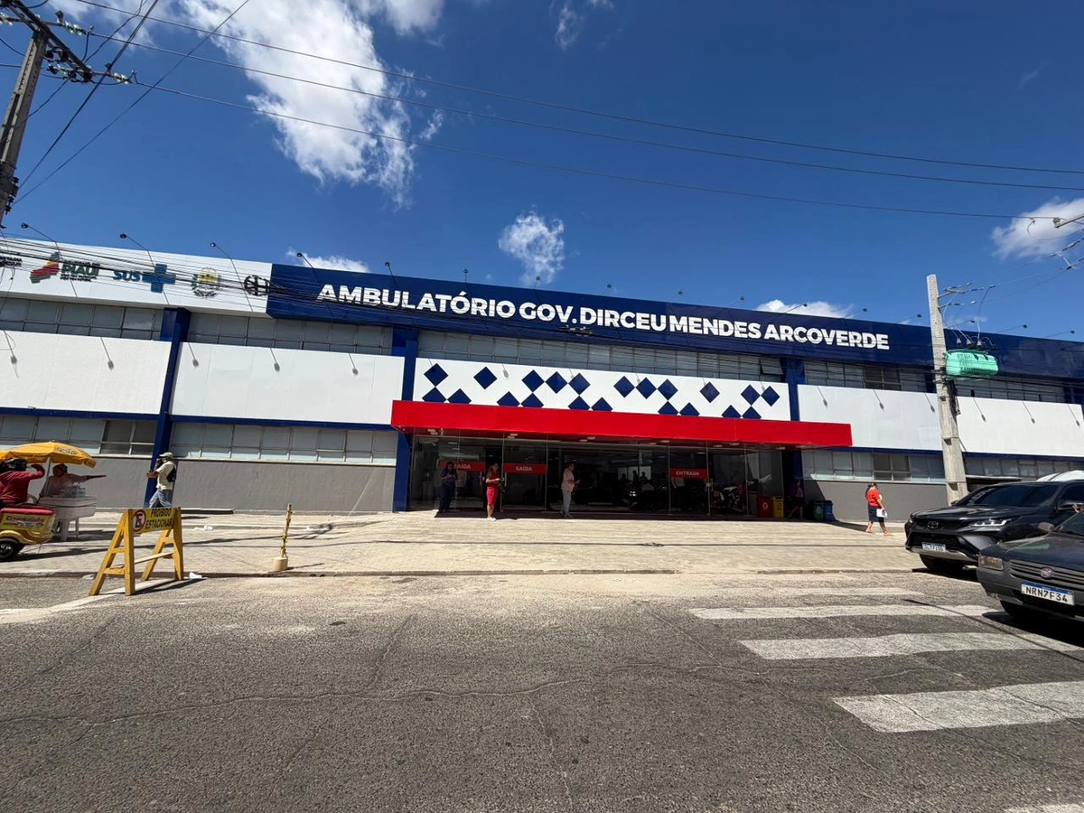 Governador Rafael entrega reforma do Ambulatório Azul e amplia atendimentos no HGV