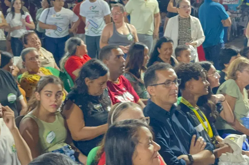 Governo do Estado entrega mais de 2 mil registros de imóveis a famílias de Teresina