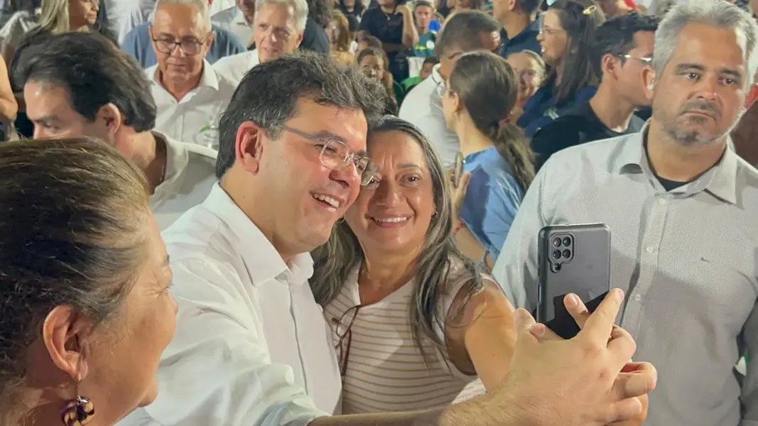 Governo do Estado entrega mais de 2 mil registros de imóveis a famílias de Teresina