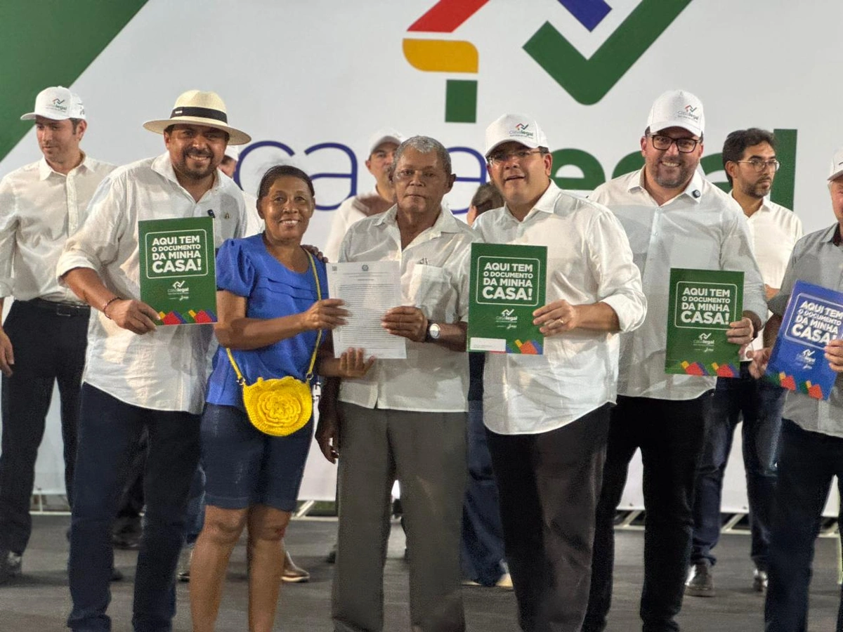 Governo do Piauí entrega mais de 640 registros de imóveis na zona sul de Teresina
