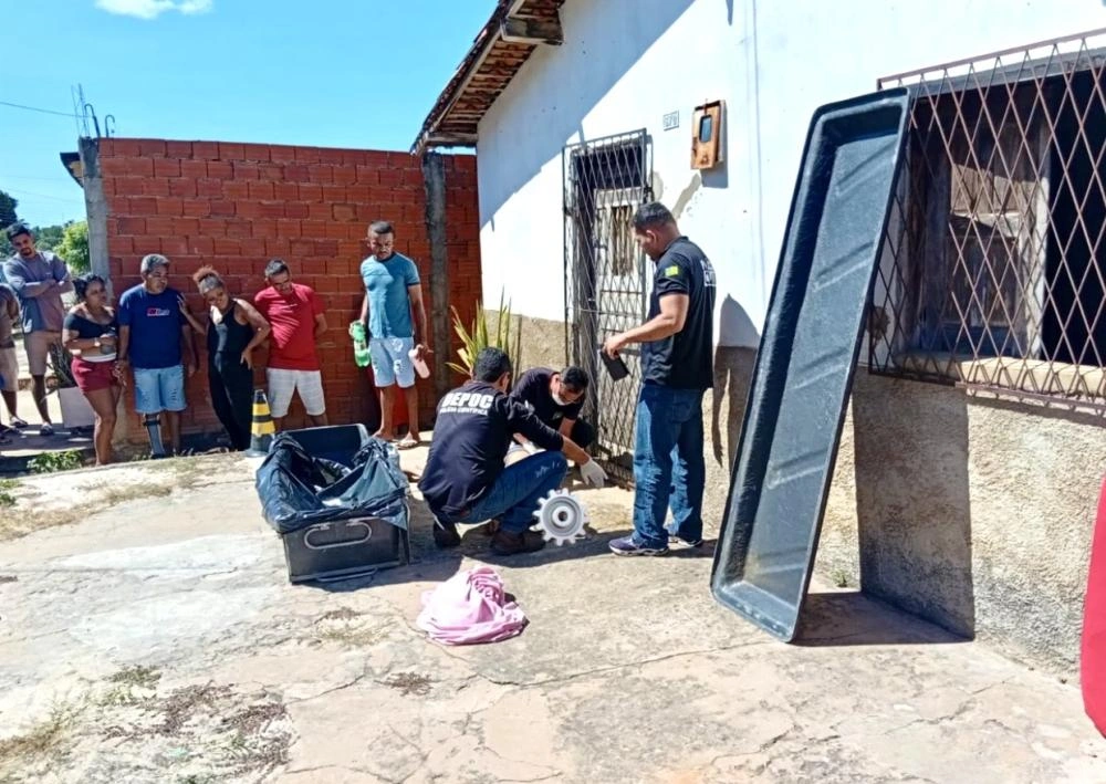 Homem é executado a tiros na porta de casa e outro fica ferido em Regeneração