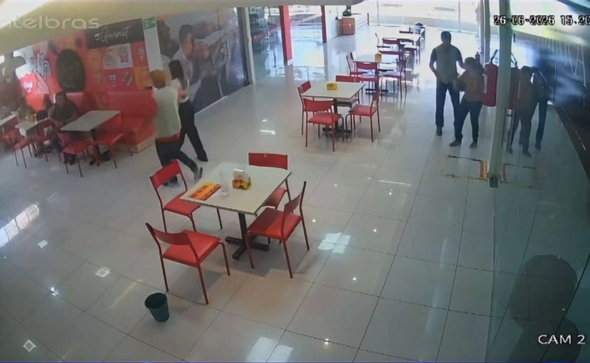 Homens armados invadem galeria e fazem arrastão no Centro de Picos
