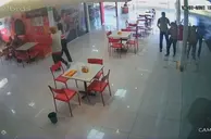 Homens armados invadem galeria e fazem arrastão no Centro de Picos