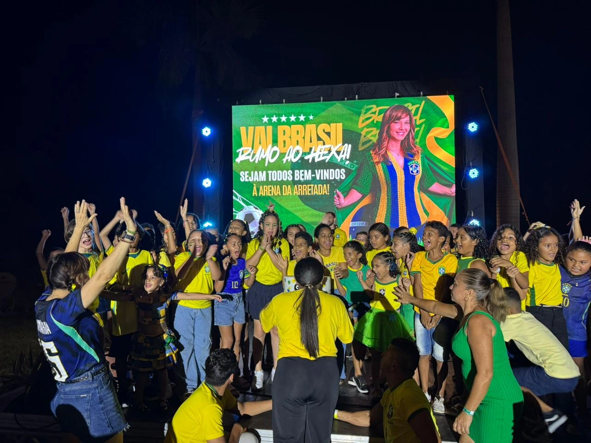 Ivanária Sampaio celebra aniversário ao lado do vice-governador em Esperantina