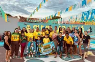 Ivanária Sampaio entrega prêmio do concurso 'Minha Rua na Copa' em Esperantina