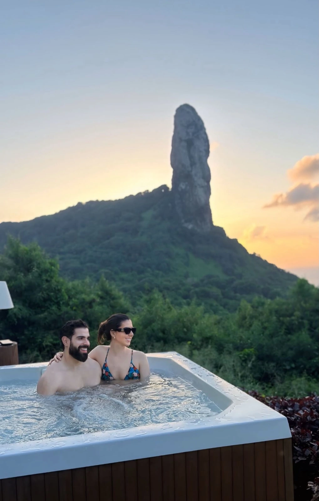 José Renaldo Filho e Catarinne Benício celebram o amor em Fernando de Noronha