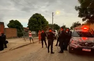 Jovem é morto a tiros após criminosos invadirem residência em Floriano (Foto: Reprodução/ @linhadiretabrasil)