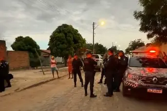 Jovem é morto a tiros após criminosos invadirem residência em Floriano