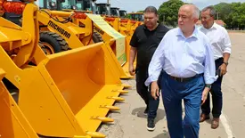 Júlio César entrega 20 máquinas para reforçar infraestrutura no interior do Piauí (Foto: Reprodução)