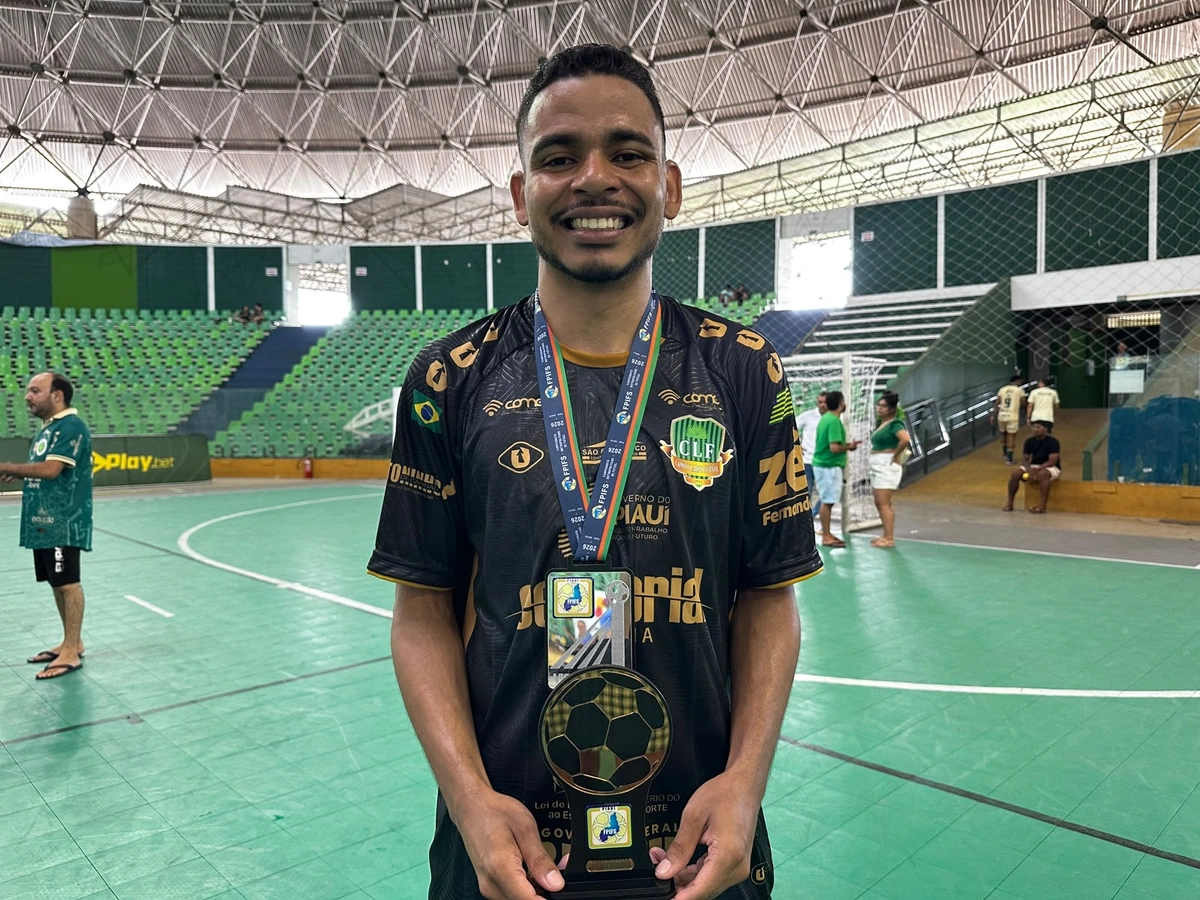 Levi, melhor atleta do campeonato metropolitano
