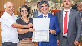 Limma é homenageado com título de cidadão de Pedro II (Foto: Geirlys Silva)