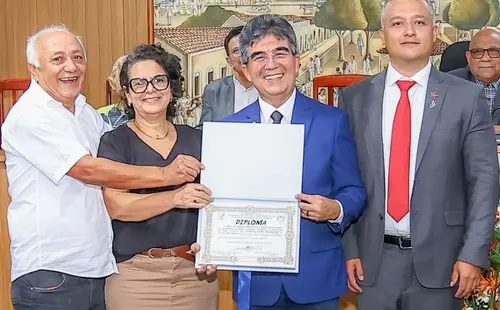 Limma é homenageado com título de cidadão de Pedro II