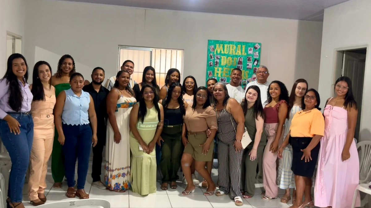 Manoel Emídio homenageia profissionais da enfermagem em evento especial