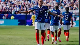 Mbappé brilha com dois gols e França estreia com vitória sobre Senegal na Copa (Foto: Reprodução)