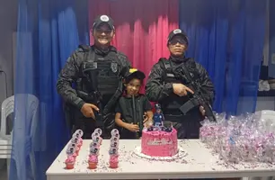 Menina realiza sonho e recebe visita da RONE em festa de aniversário em Teresina (Foto: Divulgação/PMPI)