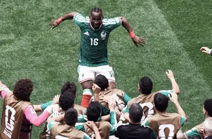 México vence África do Sul na abertura, mas desperdiça chance de construir goleada (Foto: Reprodução/Redes sociais)