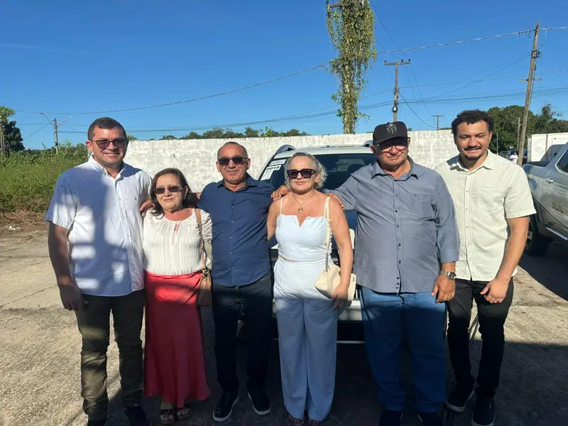 Ministro Wellington Dias realiza entrega histórica de veículos e tratores no Piauí