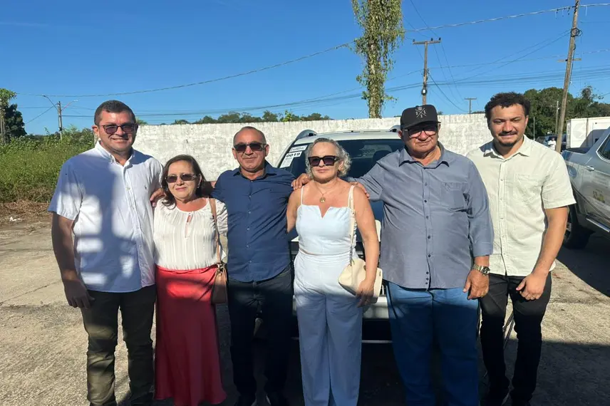 Ministro Wellington Dias realiza entrega histórica de veículos e tratores no Piauí