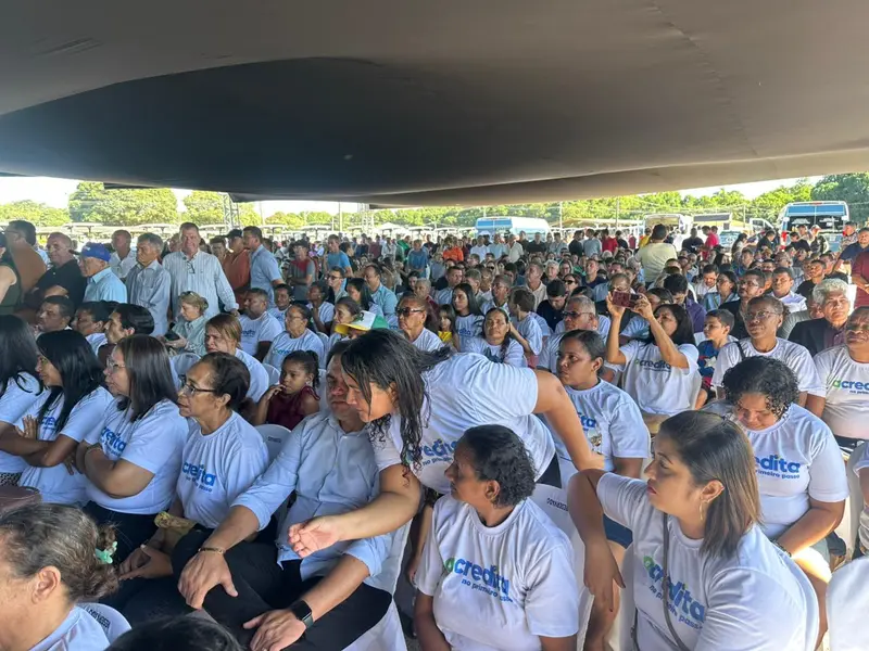 Ministro Wellington Dias realiza entrega histórica de veículos e tratores no Piauí