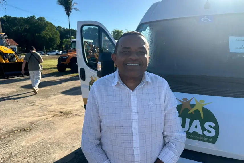 Ministro Wellington Dias realiza entrega histórica de veículos e tratores no Piauí