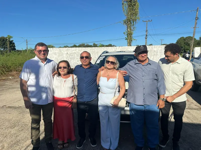 Ministro Wellington Dias realiza entrega histórica de veículos e tratores no Piauí